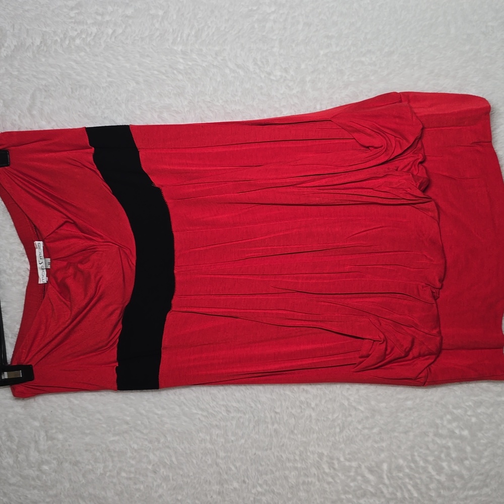 Moa Moa Elegant Red and Black Tube Top
